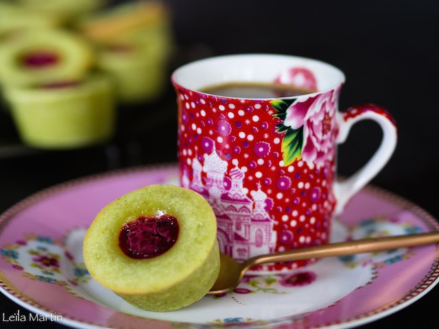 un financier à la pistache et aux framboises d'Alsace