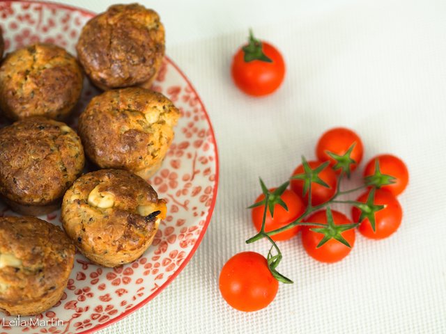 des petits cakes à la tomates confites et au munster blanc d'Alsace