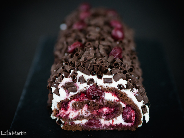 bûche griotte au kirsch, chocolat, chantilly mascarpone