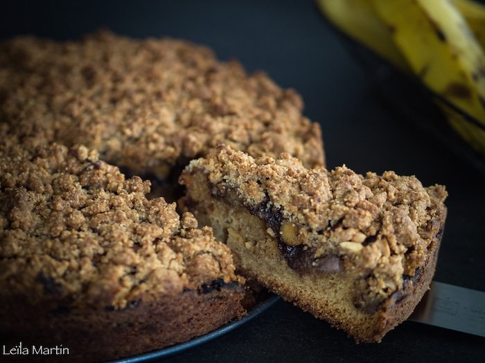 photo du crazy streusel gâteau à la banane, caramel au citron vert et noix de décan