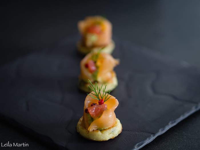 recette de saumon et crème d'avocat sur Griesknepfle aux herbes