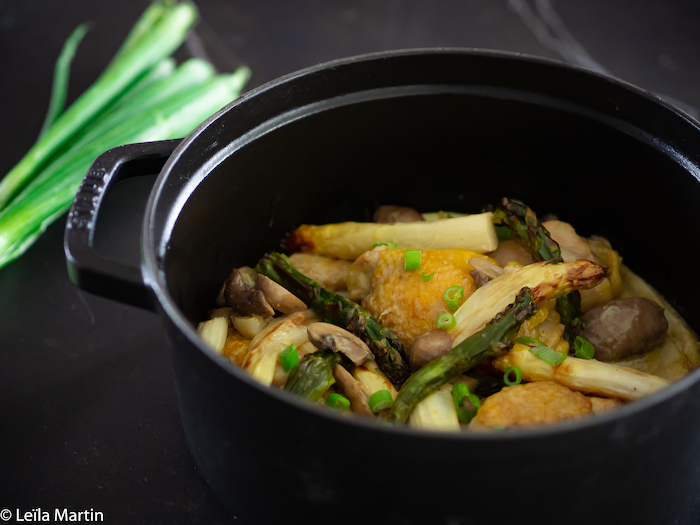 Recette de poulet aux asperges, aux champignons et à la crème