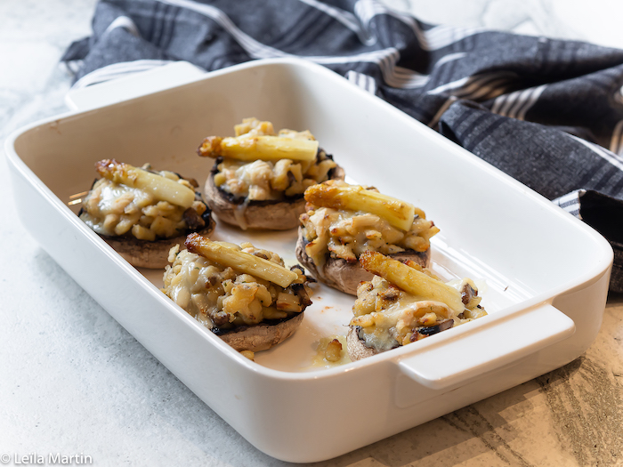 Recette de champignons farcis au risotto de pépinettes, asperges et munster