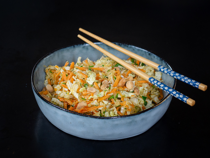 Recette de salade de chou chinois, carotte et choucroute crue